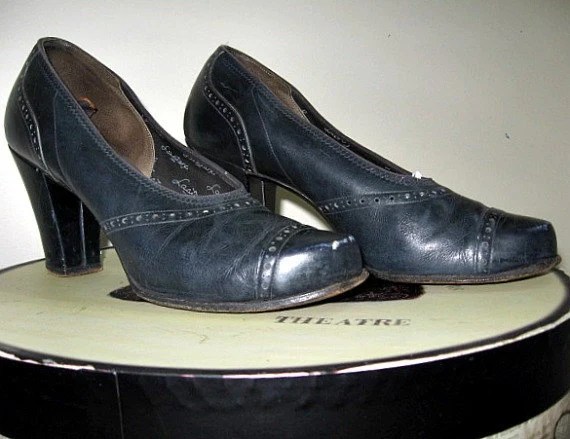 vintage 40s bump toe cuban heeled shoes navy blue pumps crawford era