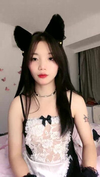新人呆萌小姐姐鏡頭前現場表演道具跳蛋插穴自慰 穿著情趣裝扒開丁字褲跳蛋震動呻吟白漿溢出 對白淫蕩 - 截图1