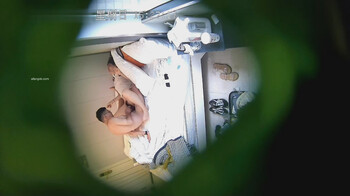 主題酒店鐘點房拍攝到的一對小夫妻大中午開房啪啪打炮 道具玩穴調情互舔互插爽的欲仙欲死 露臉高清 - 截图4