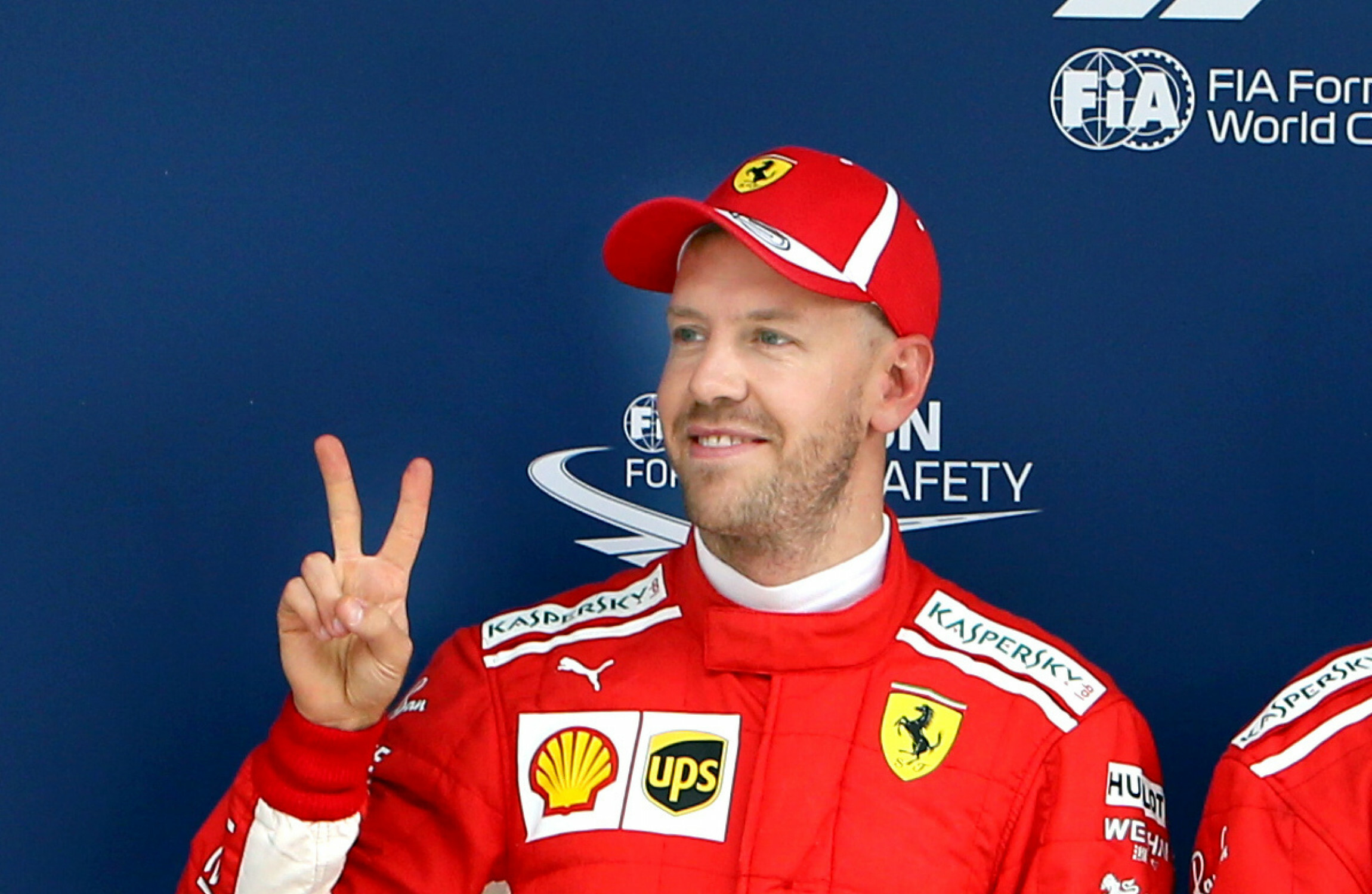 Vettel Flies To Pole As Hamilton Struggles At Chinese Grand