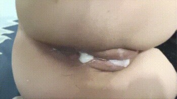 周末漂亮黑絲美女瘋狂激戰大屌男友 主動吃雞巴撅著大白屁屁無套後入內射 原版高清 - 截图6