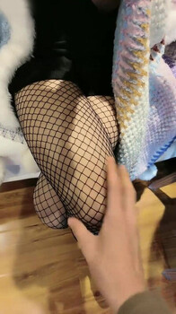 顏值清純萌妹子與老鐵星級酒店開房現場直播雙人啪啪大秀 舌吻摳穴調情騎乘位擡腿正入抽插幹得直叫求饒 國語對白 - 截图2