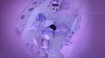 主題酒店鐘點房拍攝到的猥瑣眼鏡胖領導中午和女員工開房偷情私會啪啪 互舔互插愛撫爽的欲仙欲死 露臉高清 - 截图5