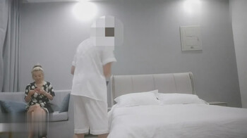 山野探花酒店約啪網聊到的長似俄羅斯兼職妹子 口活相當好 吃雞一絕 國語720P高清 - 截图1