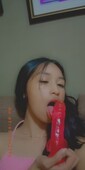 Koleksi miss ABG suka emut dildo merah