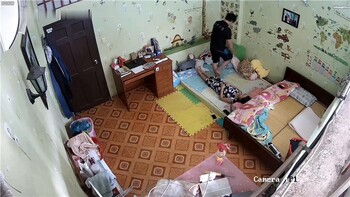 居家網絡攝像頭黑客破解拍攝到的一對小夫妻大白天啪啪過性生活 互舔互插愛撫爽的欲仙欲死 露臉高清