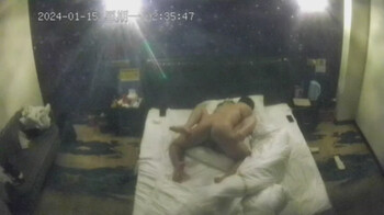 主題酒店鐘點房拍攝到的一對年輕學生情侶開房愛愛 互舔互插愛撫爽的欲仙欲死 露臉高清 - 截图3