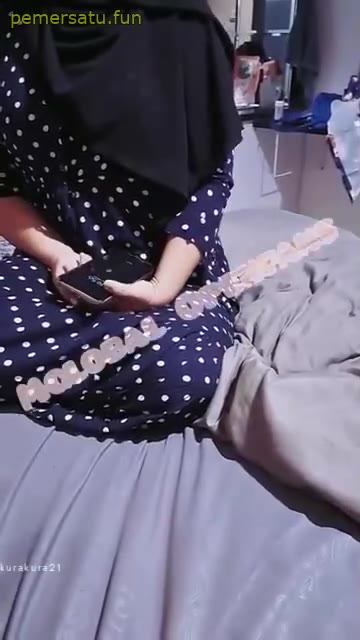 3Some Temen Mau Punjem Duit Disuruh Ngentot Dulu Sama Suaminya Video Pemersatu Bangsa