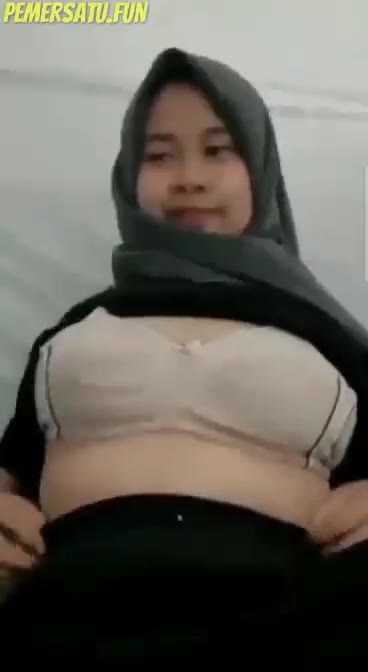 Hijab Montok Pamer Susu Gede Video Pemersatu Bangsa