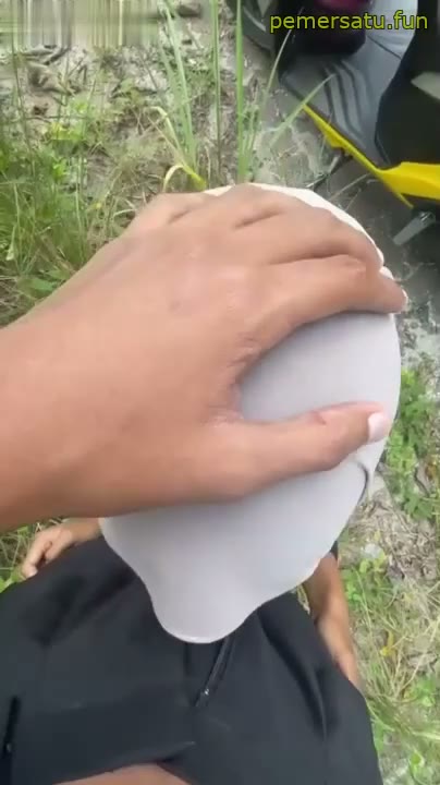Nyepong Di Pinggir Jalan - Jilbab Video Pemersatu Bangsa