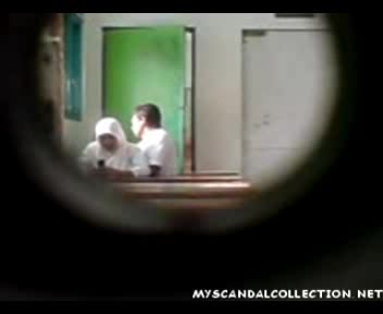 pacaran di kelas