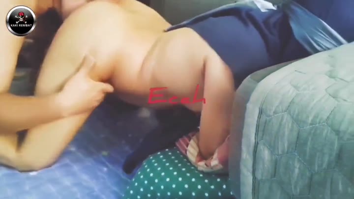 Tante Berjilbab Ngentot Bertiga Dood Stream