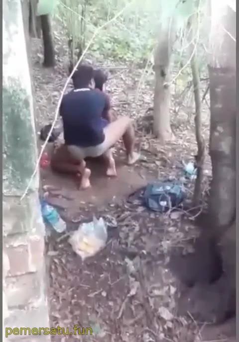 Ketauan Ngentot Di Kebun