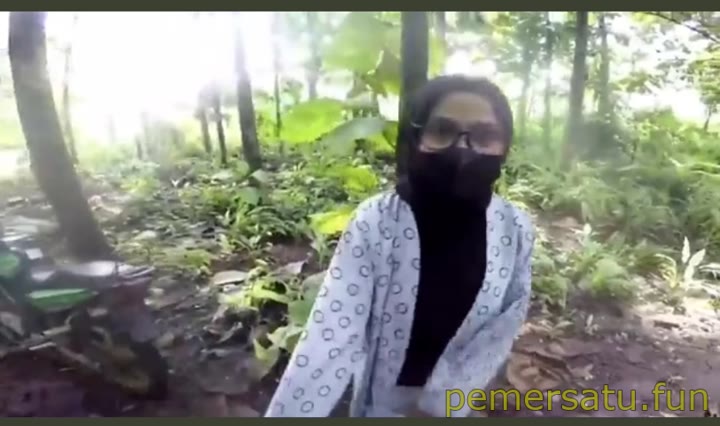 Demi Uang 100 Rb Gadis Ini Rela Ngew3 Di Hutan Video Pemersatu Bangsa
