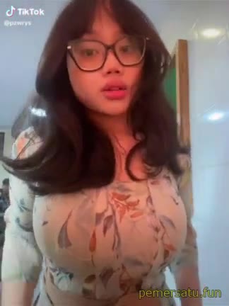 Tiktoker Kacamata Montok Toket Gede (1) Video Pemersatu Bangsa