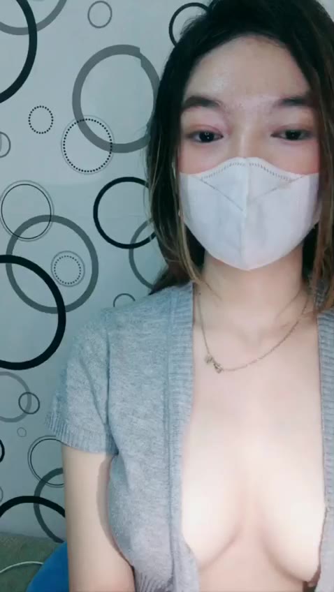 Nadia – Cantik Pirang Show Uting