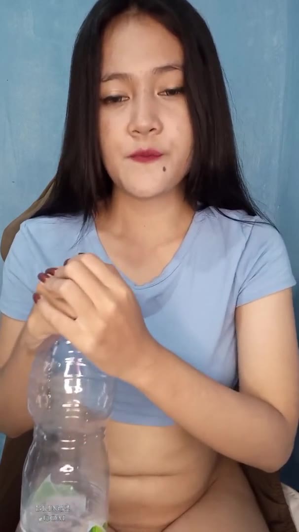 Yanti Host Baru Langsung Barbar Colmek Ngangkang Bling