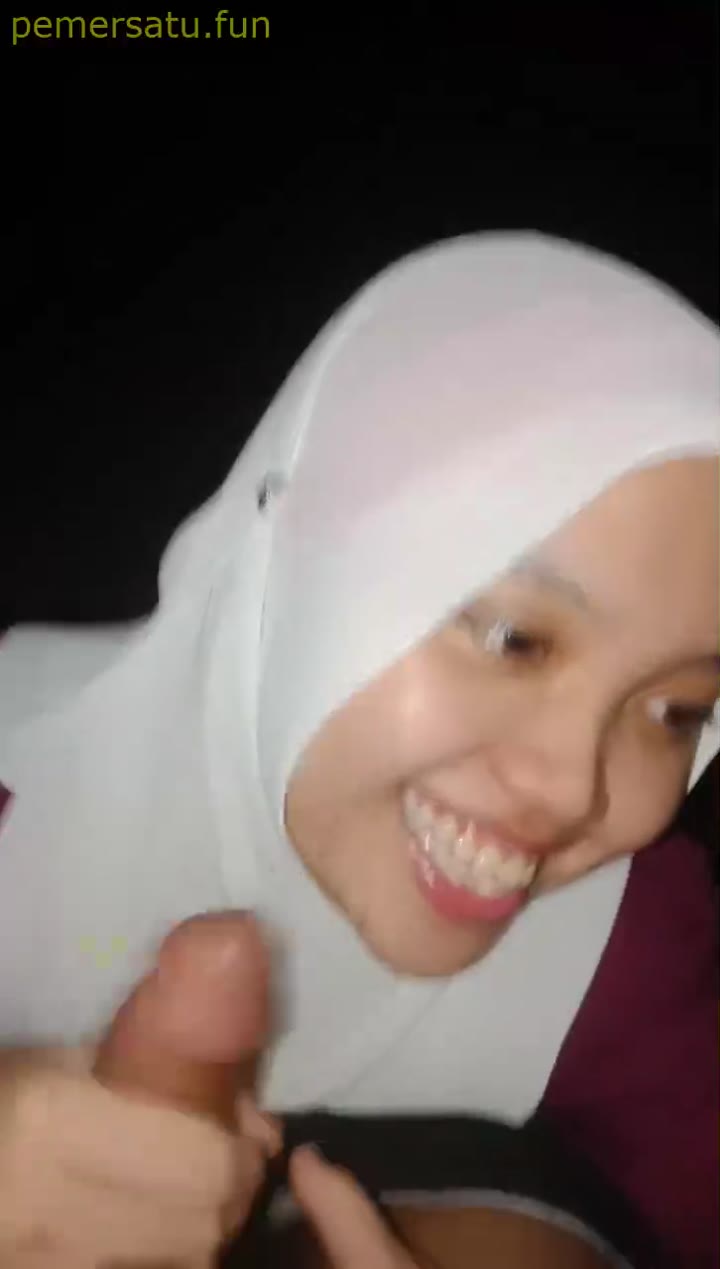 P1 Era Hijab 18Yo Ketagihan Kontol 1