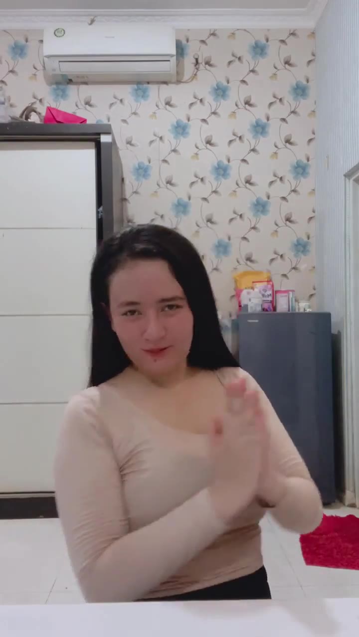 Berlian Ochi Comeback Live Berkeringat Enak