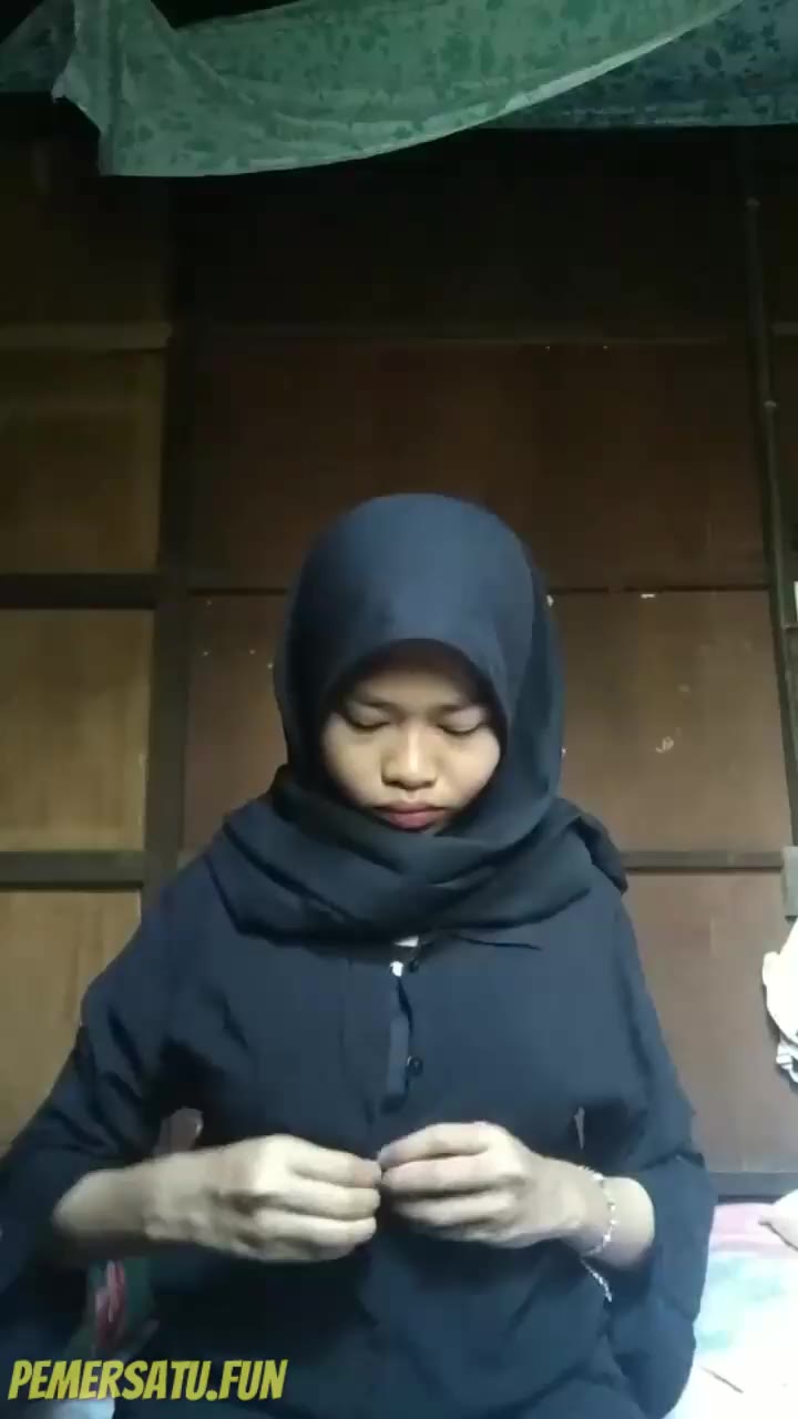Jilbab Hitam Abg 18Yo Kirim Video Video Pemersatu Bangsa