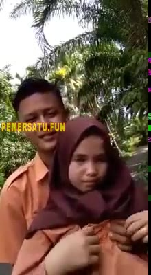 Jilbab SMA Pramuka Ciuman Di Hutan