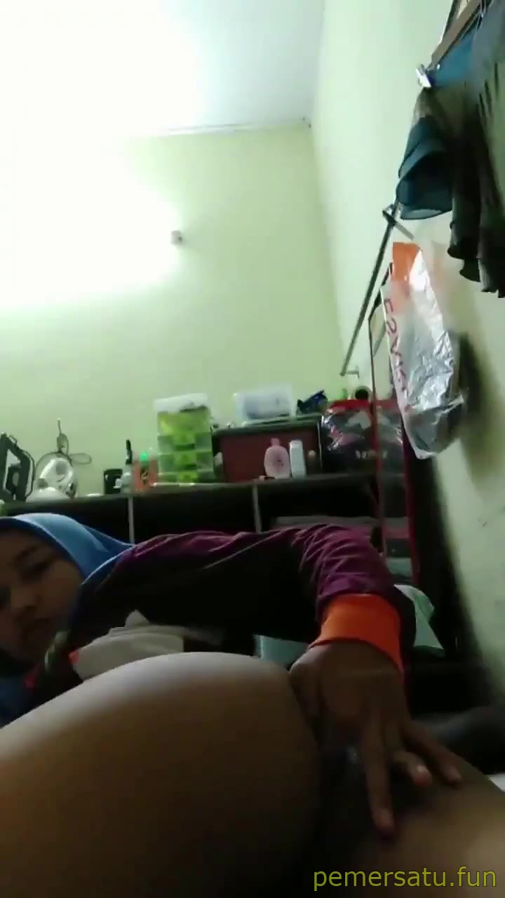 Hijaber Pulang Sekolah Udah Sange Aja