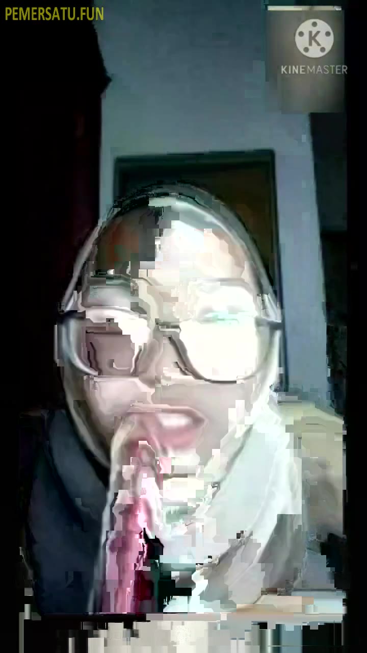 vcs sama ukhti cantik jilbab abu abu mainannya bagus dimasukin