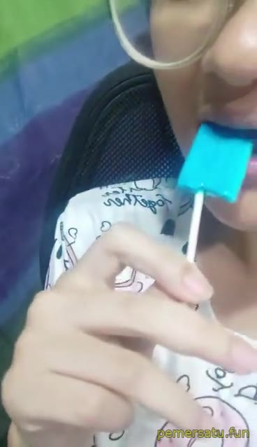 Cantik Mulus Berkacamata 18Yo Sange Suka Colmek (38) Video Pemersatu Bangsa