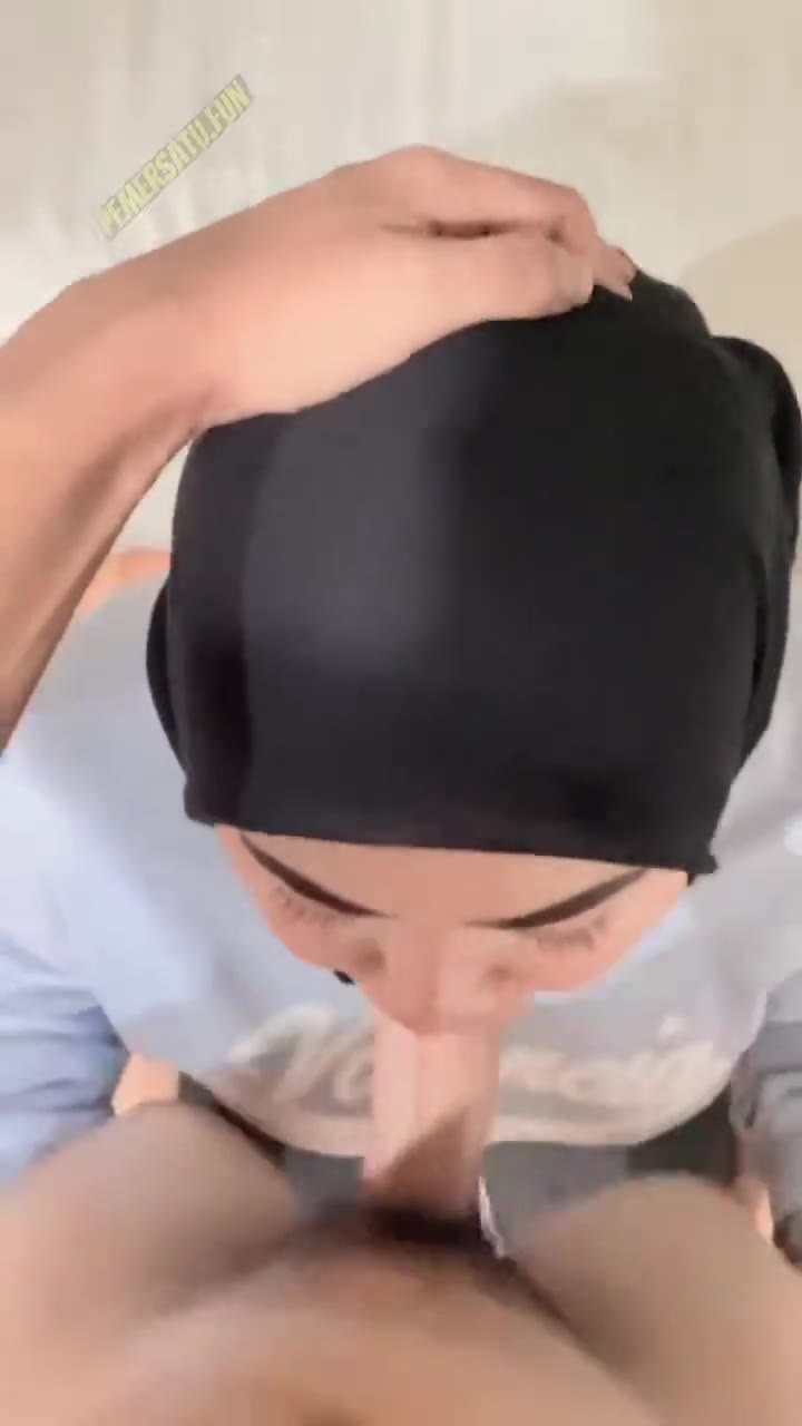 Jilbab Susu Besar Sepong Entot Sedap Part 2