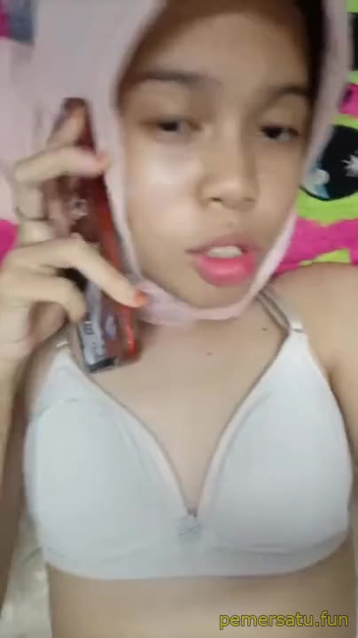 Ngewe Bocah Hijab 18Yo Sange Lagi Teleponan Video Pemersatu Bangsa