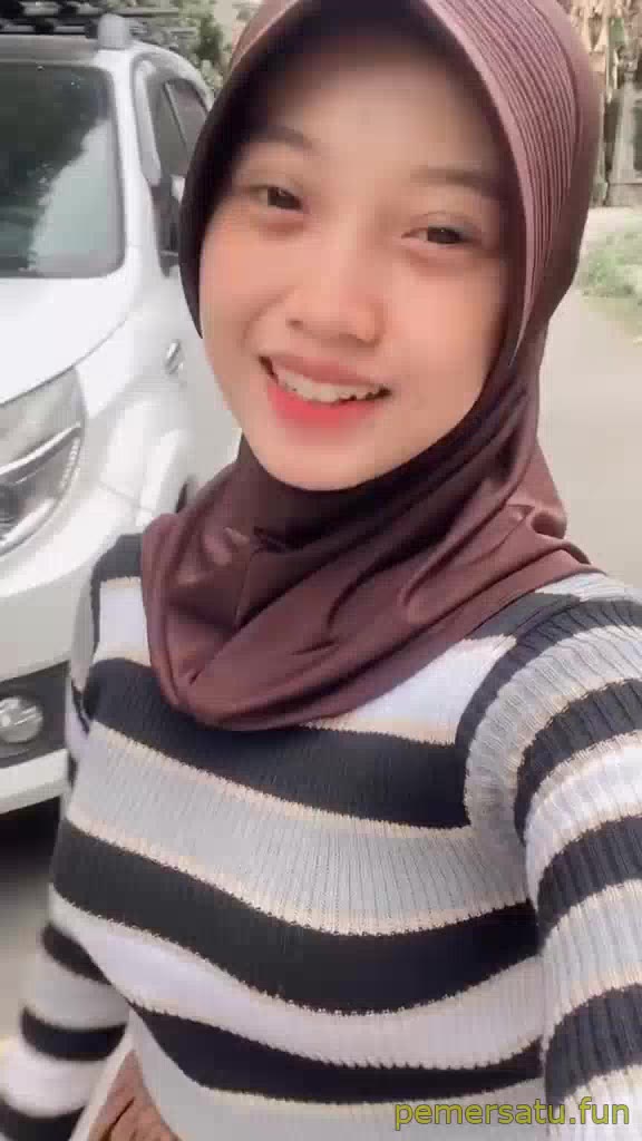 P7 Reistanaada Jilbab Anggun Tiktoker Suka Ngentot 7