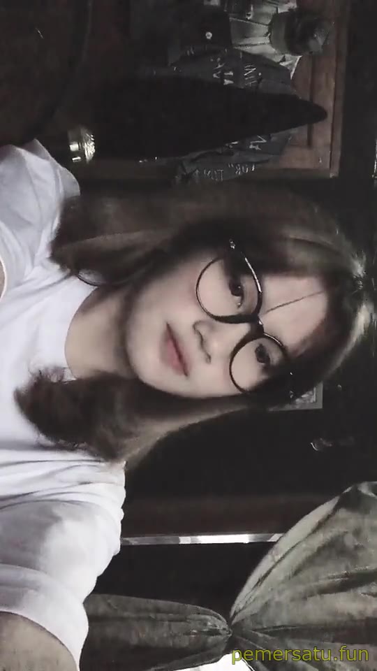 Skandal Si Cantik Colok Memek (3) Video Pemersatu Bangsa
