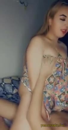 P17 Hijab Sange Viral Lepas Jilbab Rambut Pirang 17