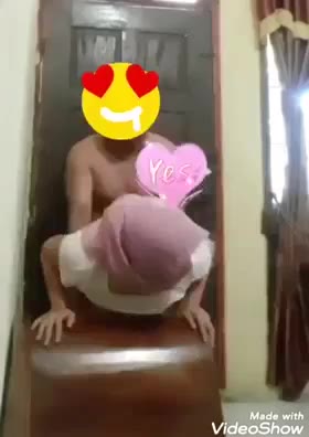 DENGAN TETANGGA DI RUANG TAMU