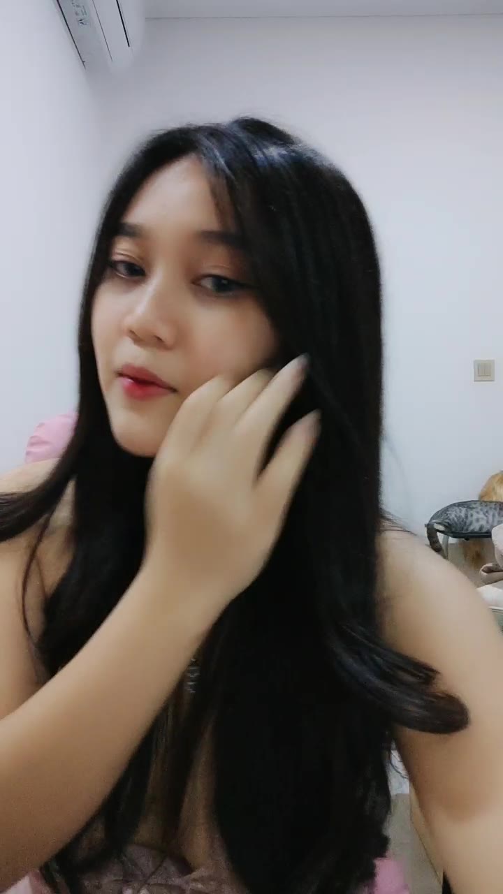 Remas Buah Dada Sheeila Indy Makin Binal 1