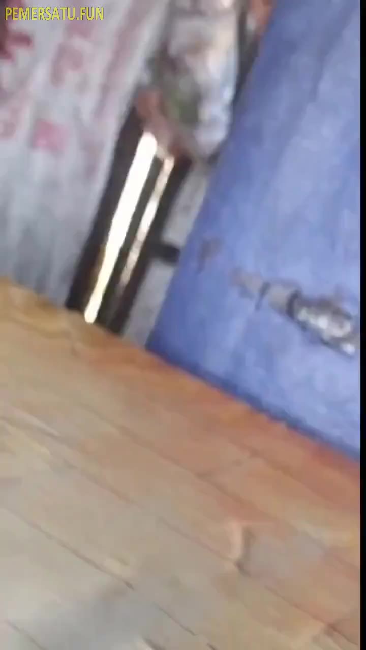 eksib coli batang di warung janda montok crot di meja