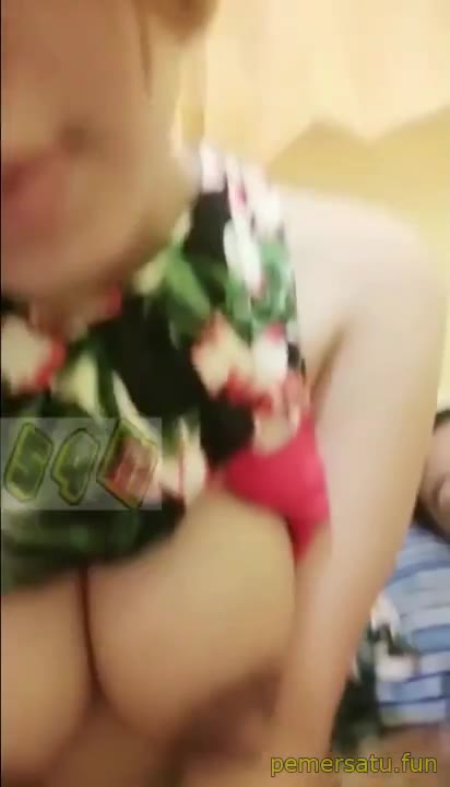 Abg Pakai Batik Pacaran Mumpung Sepi Upload Status