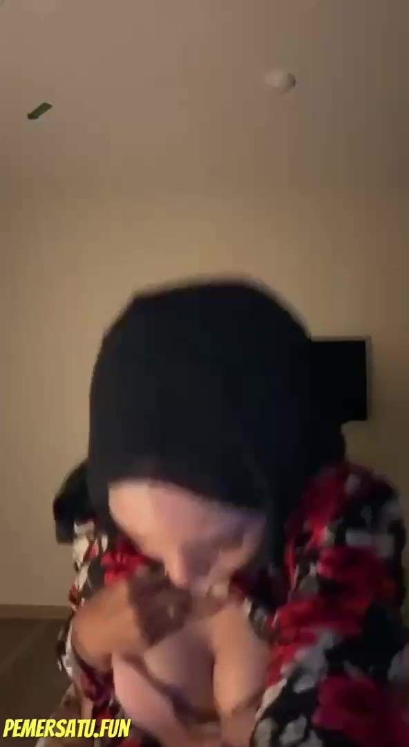 Jilbab Hitam Tindik Di Hidung Batik Merah Sepong Part (1) Video Pemersatu Bangsa
