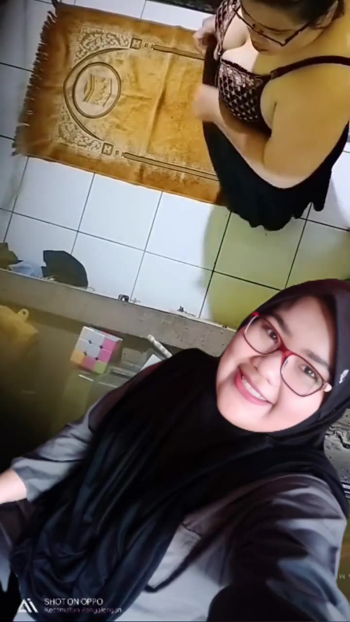ngintip tante ganti baju
