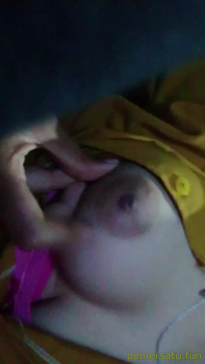 P2 Abg Remas Toket Dan Colok Memek 2