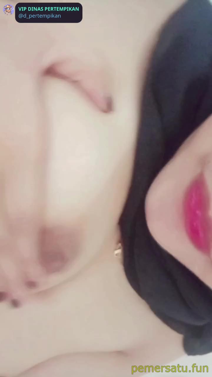 Hijab Kacamata Imut Toge Sange Colok Memek (26) Video Pemersatu Bangsa