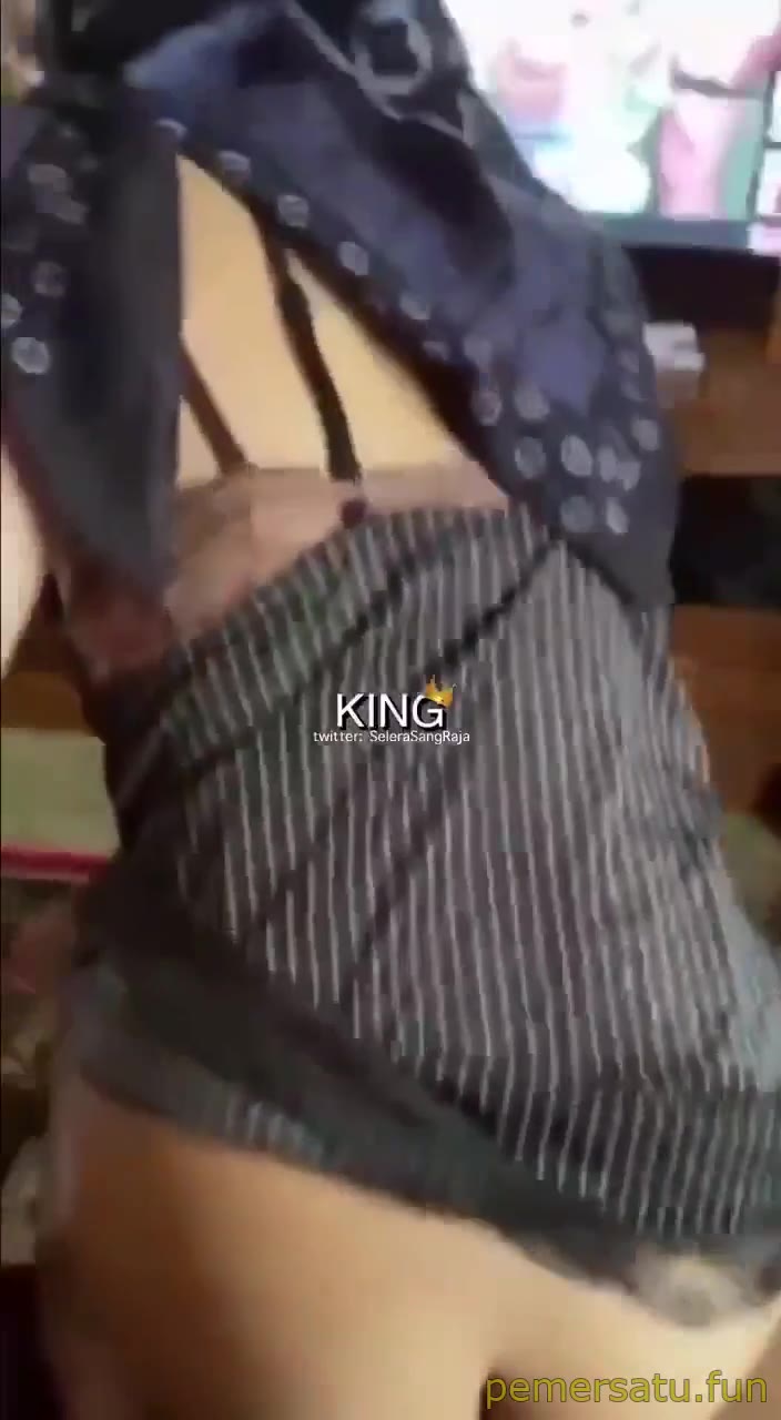 Jilbab Lugu Sepong Kontol