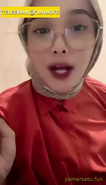 P1 Jilbab Kacamata Viral Suka Spill Susu Ada Colmeknya 1