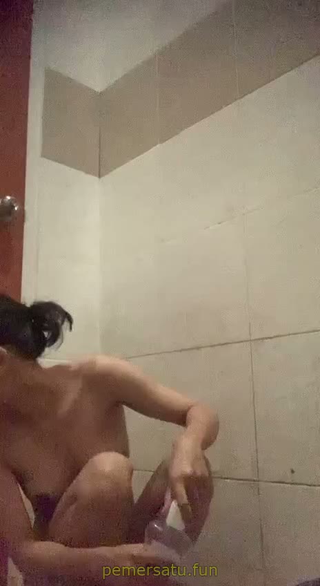 kompilasi triana slave cakep 18yo siap diapain aja