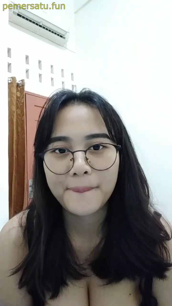 Koleksi Acha 18Yo Kacamata Tobrut