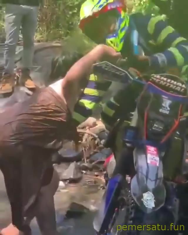 Pengendara Motocross Colokin Memek Mbak Di Gunung Video Pemersatu Bangsa