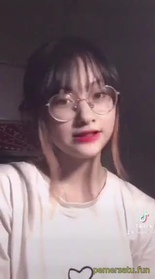 Cantik Mulus Berkacamata 18Yo Sange Suka Colmek (32) Video Pemersatu Bangsa