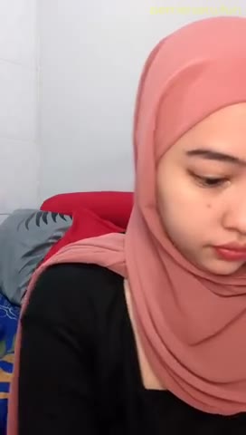 Jilbab Mulus Bening Memek Becek Dicolok Sendiri