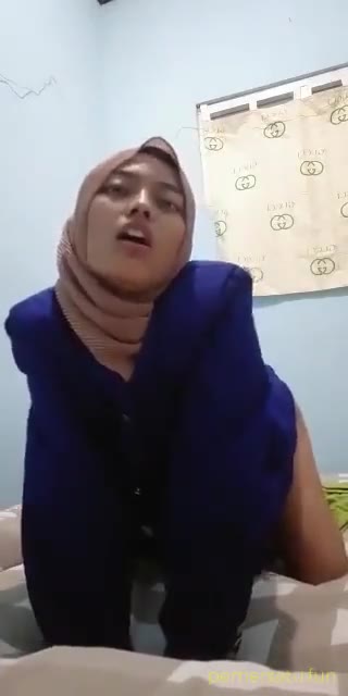 Mahasiswi Jilbab Sange Minta Dientot Vid1