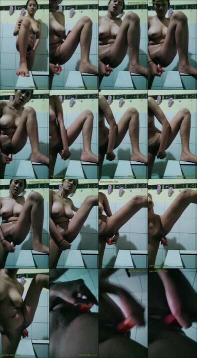abg toket gede ngondoy colok memek pakai botol sabun
